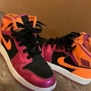 PURPLE AND ORANGE JORDAN 1’s!!!
